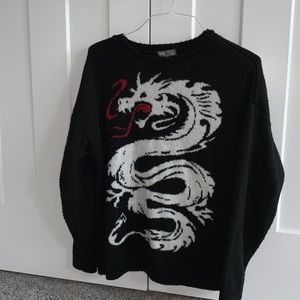 Oversized sweater with dragon design in black
